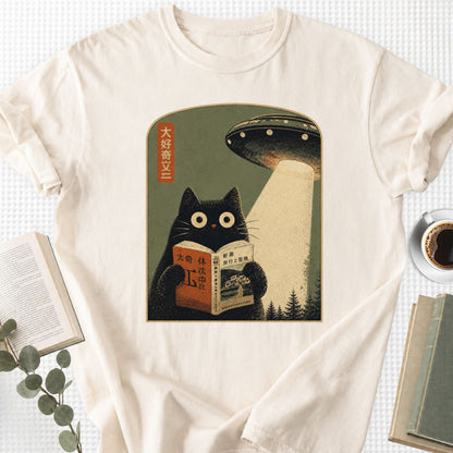 Cat Reading Book UFO Vintage Japanese Unisex T-Shirt