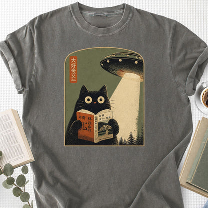Cat Reading Book UFO Vintage Japanese Unisex T-Shirt