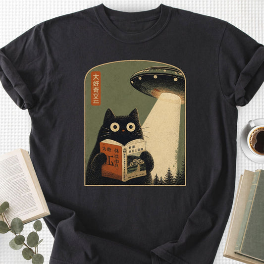 Cat Reading Book UFO Vintage Japanese Unisex T-Shirt