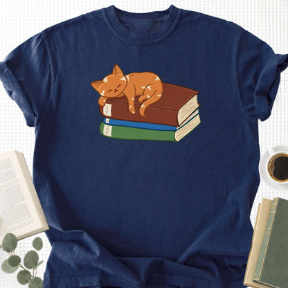 Cute Cat Sleeping on Books Unisex T-Shirt