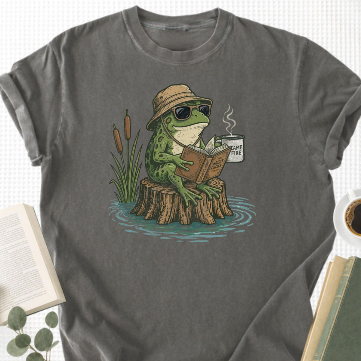 Frog Reading Unisex T-Shirt