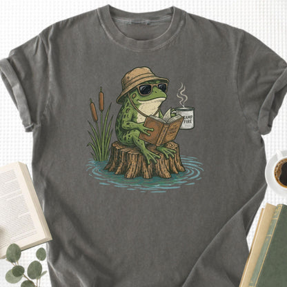 Frog Reading Unisex T-Shirt